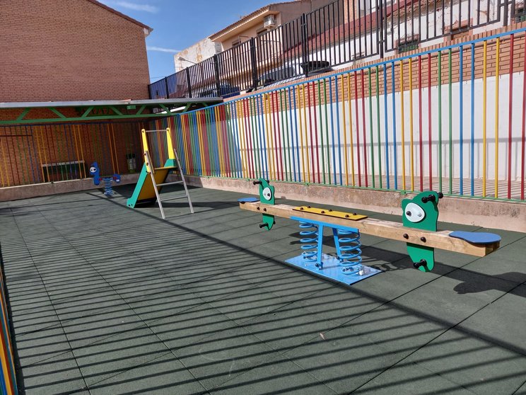 Nuevo parque infantil en el CEIP Nuestra Señora del Salido de Carrizosa