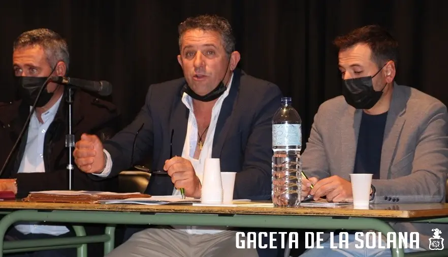 El presidente, en el centro, destacó el buen momento que atraviesa la entidad

Foto: GACETA