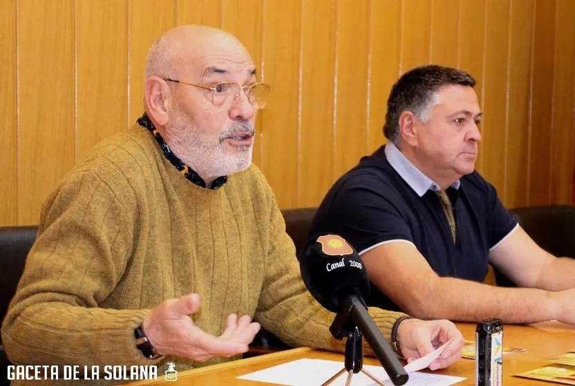 Luis Romero y Chiqui Carrascosa durante la presentación del programa navideño