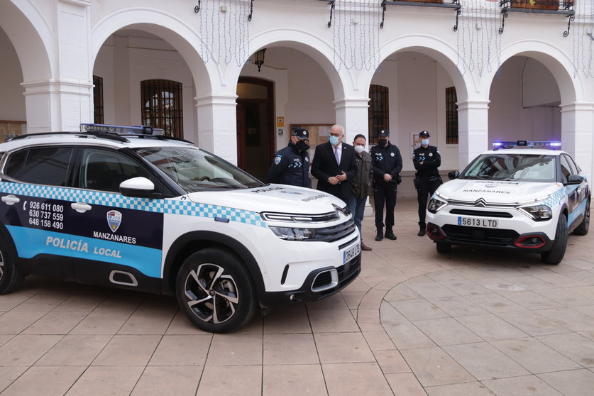Dos nuevos coches para la Policía Local de Manzanares