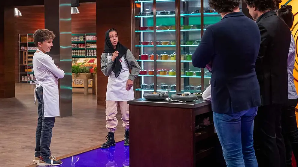 Carla imitando a la vieja del visillo en 'Masterchef Junior 9'