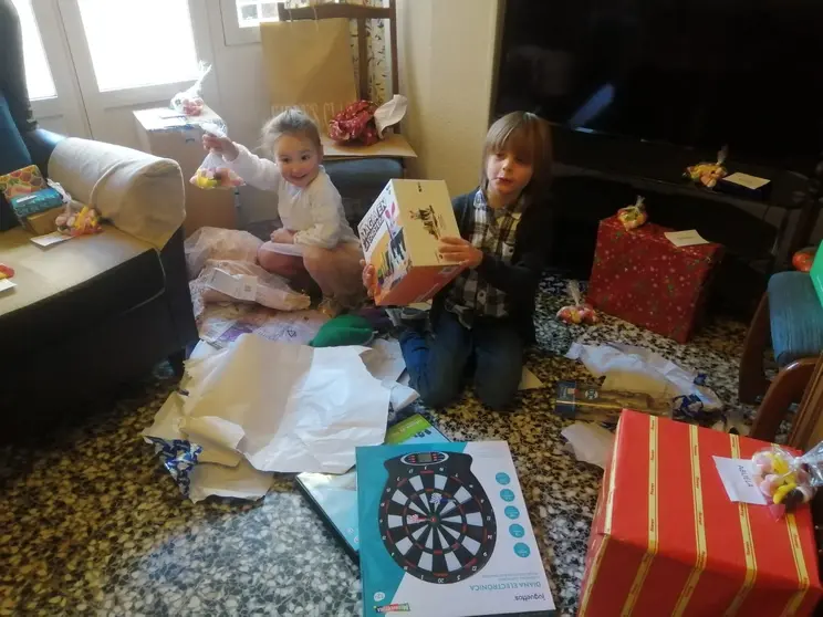 Momentos de descubrir los regalos (1)