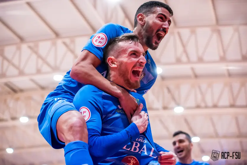 Sergio González y Lemine celebrando un gol del catalán en el Viña Albali Valdepeñas 4-0 Betis de los cuartos de final de la Copa del Rey

Foto: ACP-FSV