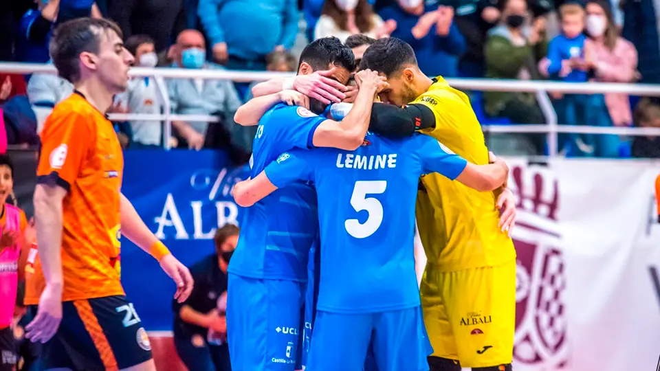 El Viña Albali Valdepeñas celebrando un gol contra el Ribera Navarra
Foto: LNFS