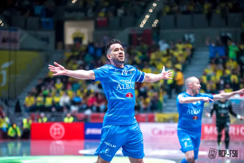 Rafa Rato celebrando el segundo gol del Viña Albali en el encuentro de cuartos de final de la Copa de España 2020 ante Jaén

Foto: ACP-FSV