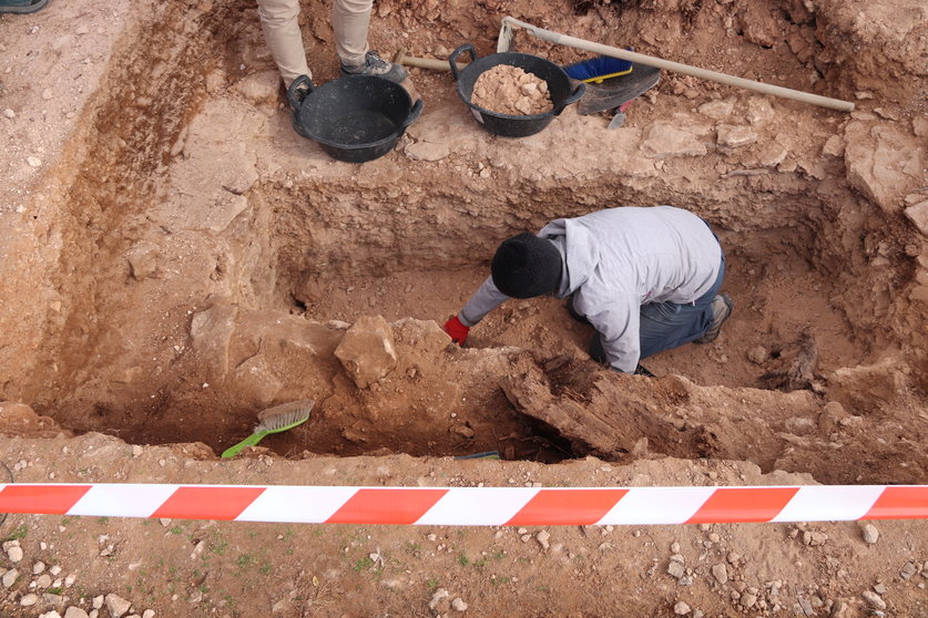 Exhumación en el cementerio municipal de Manzanares