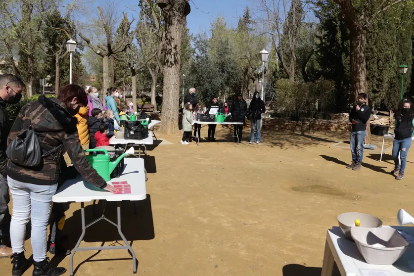 Taller de macetohuertos en Manzanares