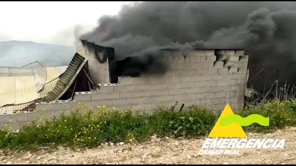 Incendio en una nave de Villarrubia de los Ojos