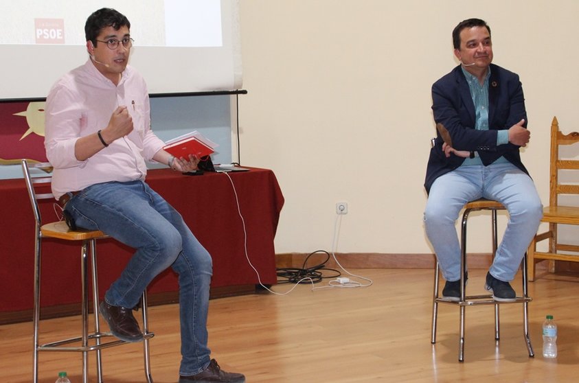 Eulalio Díaz-Cano y Francisco Martínez Arroyo durante el encuentro celebrado en el Don Diego              


Foto: GACETA