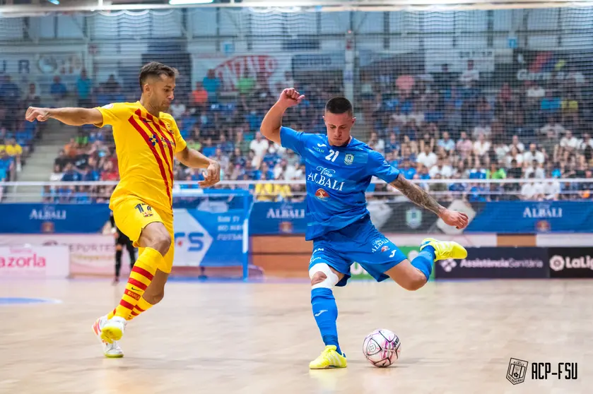 Lazarevic encarando a Pito en el Viña Albali Valdepeñas 0-1 Barça de la ida de las semifinales de la liga
Foto: ACP-FSV