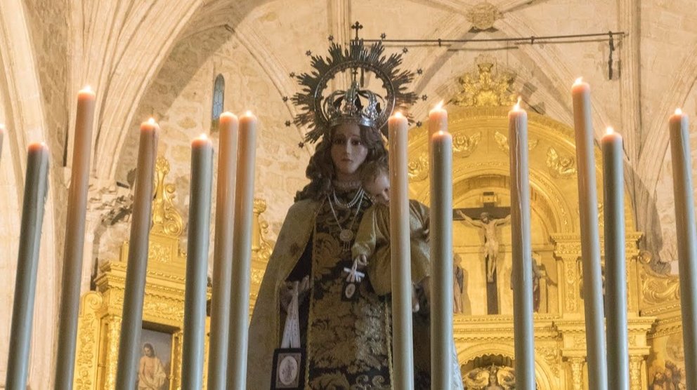 Virgen del Carmen

Foto: Costaleros Madre de Dios del Rosario