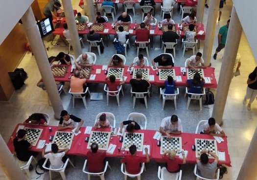 Torneo ajedrez en la Confianza