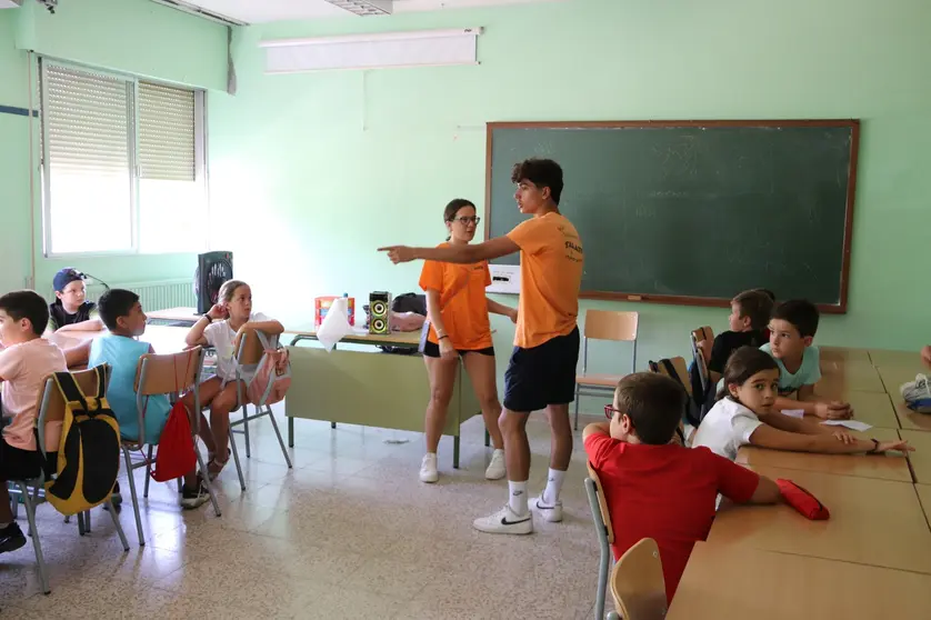 Clase durante los campamentos de verano 'Campamento urbano' y el 'Pequeverano' de Manzanares