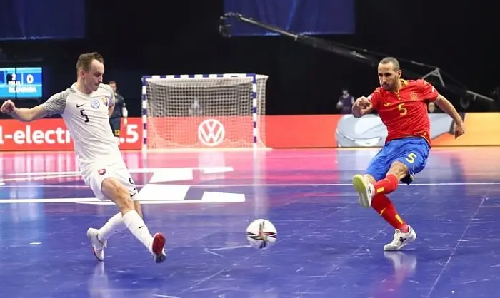 Boyis chutando a puerta durante un partido de la Eurocopa 2022

Foto: RFEF