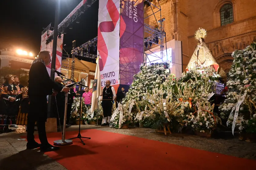 Jesús Martín en la ofrendo floral de la patrona