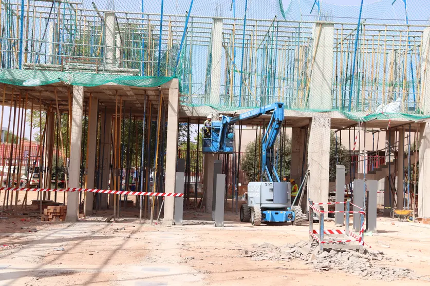 Obras del nuevo pabellón de deportes de Manzanares