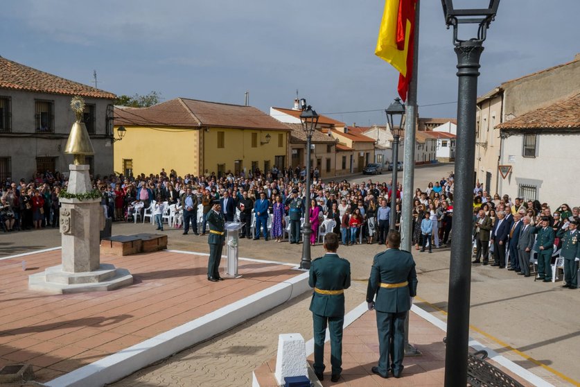Villahermosa inaugura un monumento en honor a la Virgen del Pilar y en homenaje a la Guardia Civil
