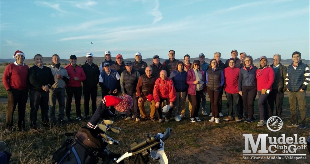 Participantes en le torneo de golf de Navidad del Club Mudela 