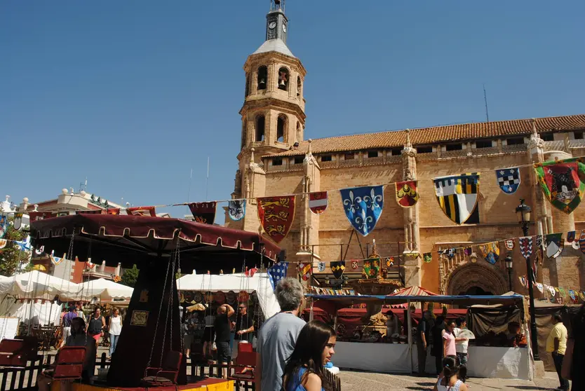 VALDEPEÑAS MERCADO MEDIEVAL PLAZA DE ESPAÑA