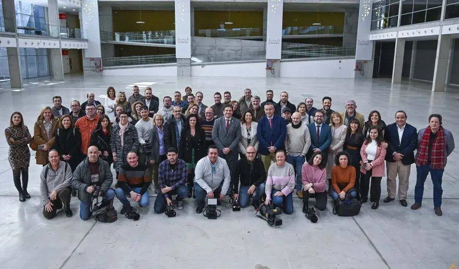 El presidente de la Diputación de Ciudad Real con los medios de comunicación de la provincia