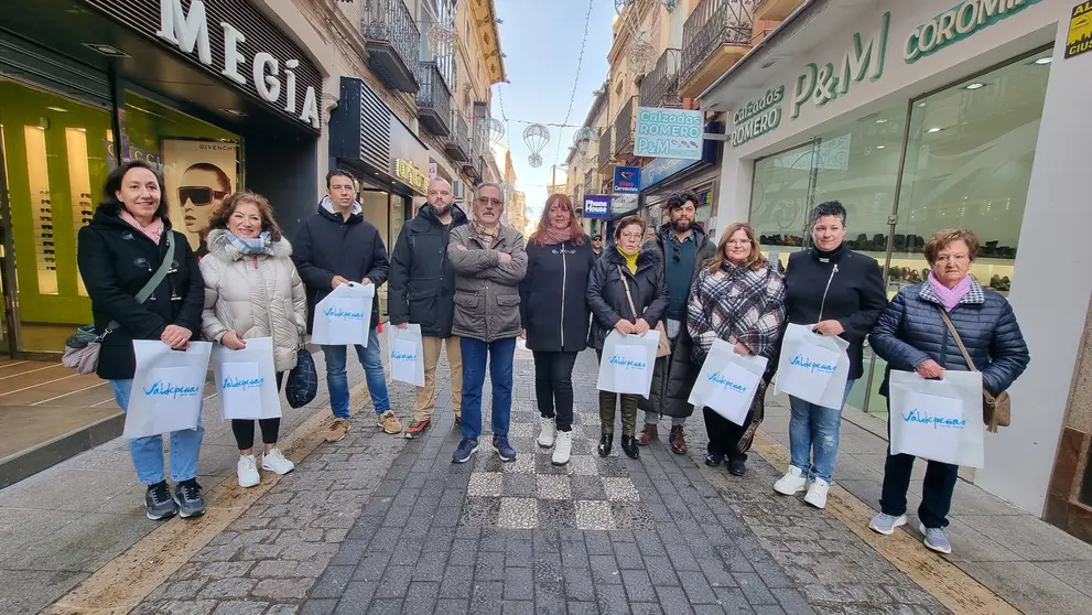 GANADORES VALDEPEÑAS TE REGALA NAVIDAD