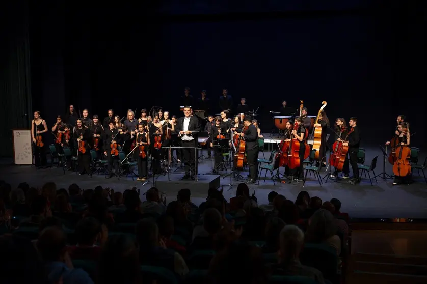 ESCUELA DE MUSICA CONCIERTO