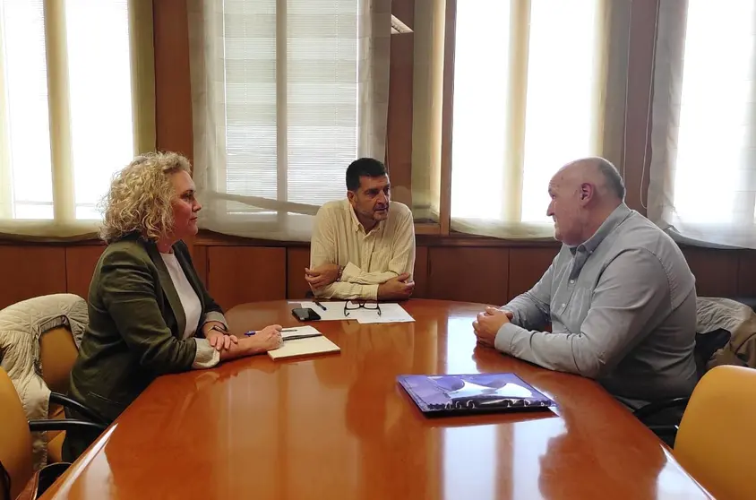 Manuel Martínez López-Alcorocho con presidente Asociación Taxistas