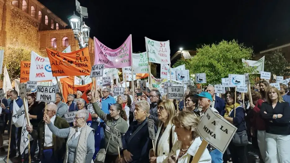 Protesta en Torrenueva en contra de la minería de tierras raras