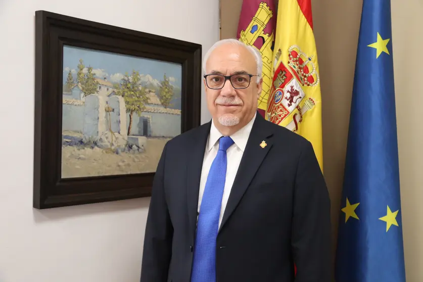 Julián Nieva en alcaldía