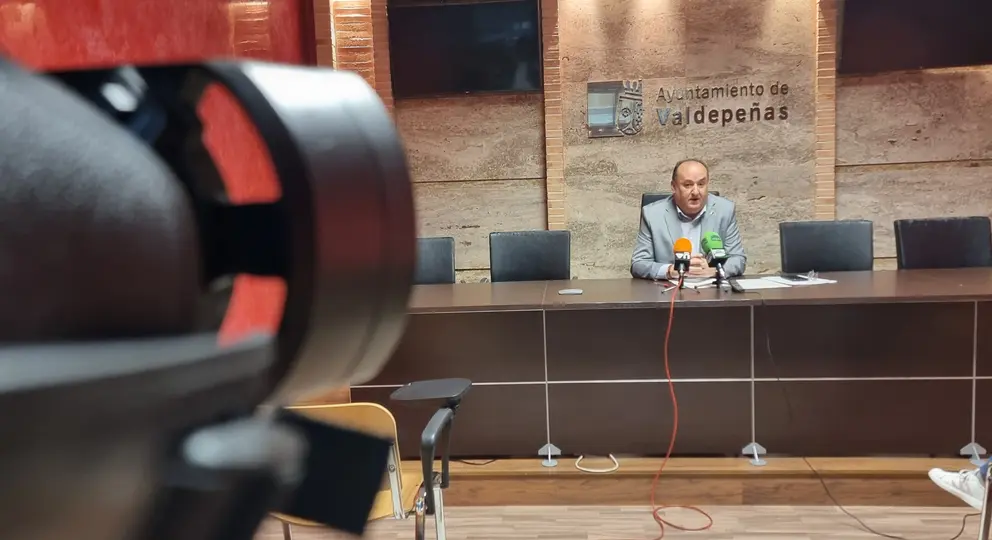 GREGORIO SÁNCHEZ EN RUEDA DE PRENSA