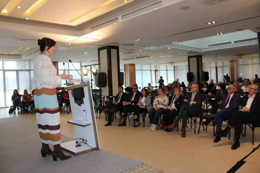 Blanca Fernández en clausura congreso Tecnodependencia 1