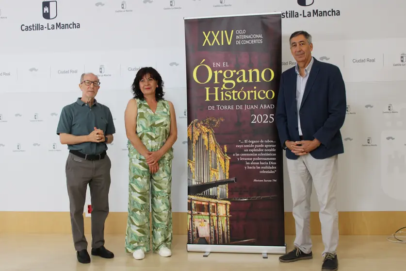 José Caro en presentación ciclo conciertos órgano 1