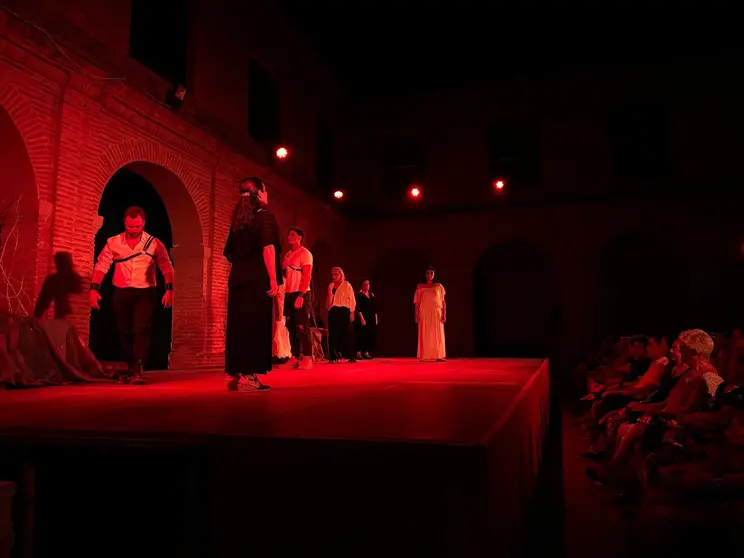 Teatro TROYA (14)