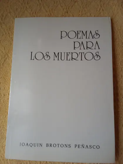 Cubierta de Poemas para los muertos