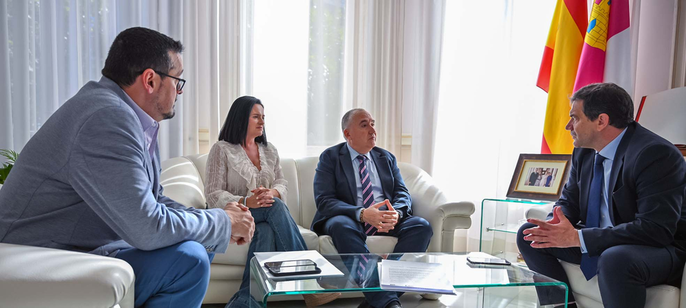 Reunión Miguel Ángel Valverde y FECIR