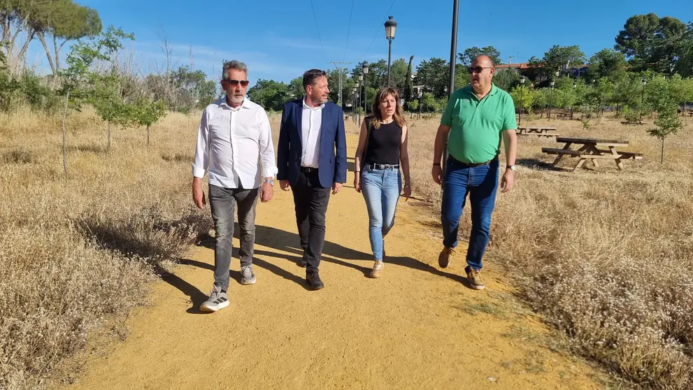 Visita de las autoridades a El Peral