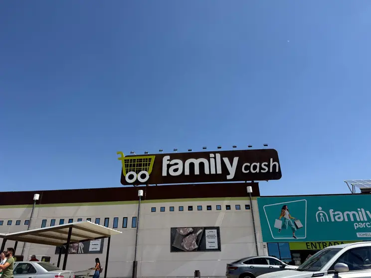 FOTO FAMILY CASH