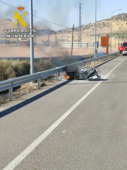 Motocicleta en llamas