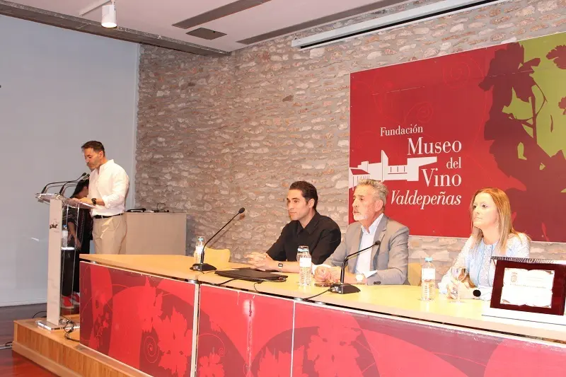 290826 VA-REENCUENTRO CON EL VALDEPE&Ntilde;ERO AUSENTE MANUEL MOYA 2