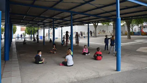 EDUCACION REFUERZA LIMPIEZA Y PATRULLERAS (2)