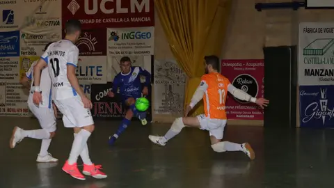 Manzanares FS Quesos El Hidalgo 2-3 Viña Albali Valdepeñas
Foto: Manzanares FS