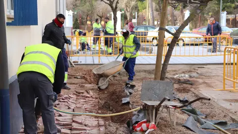 Obras acerados Avenida Parque de Manzanares