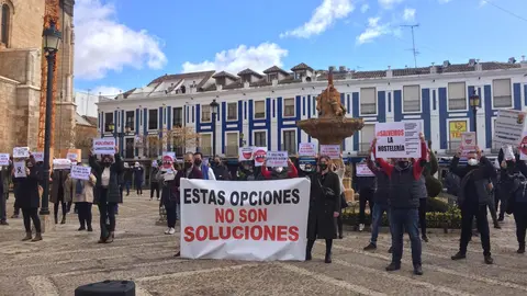 Manifestación del 12 de febrero de la hostelería en la plaza de España de Valdepeñas