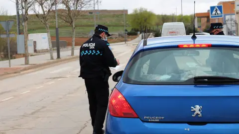 Policía Local de La Solana durante un control de esta campaña