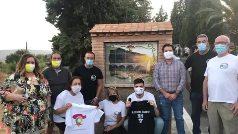 Acto de entrega del premio a Valdemanco del Esteras, ganador de la pasada edición.