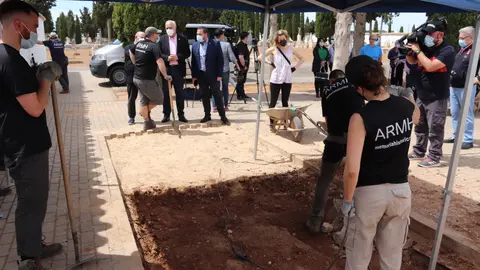 Exhumación en Manzanares