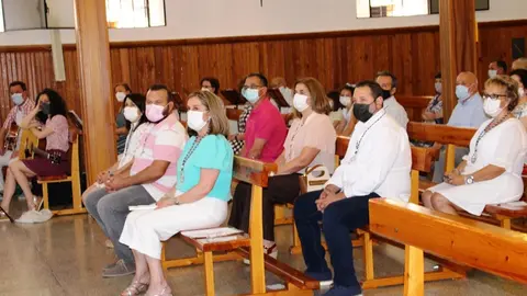 Directivos de la Hermandad de la Virgen de las Angustias durante la misa del sábado