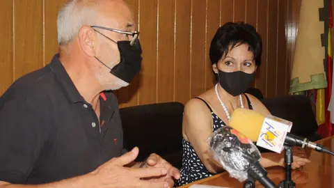 Luis Romero de Ramona Romero de Ávila en la presentación del concurso de pintura rápida