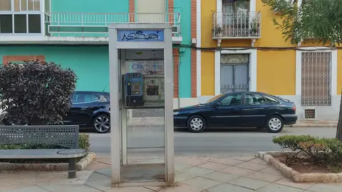 Cabina telefónica del Paseo de la Estación de Valdepeñas