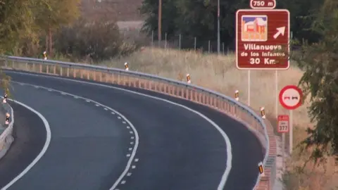 La carretera que une La Solana con Infantes será remozada por completo en las próximas semanas